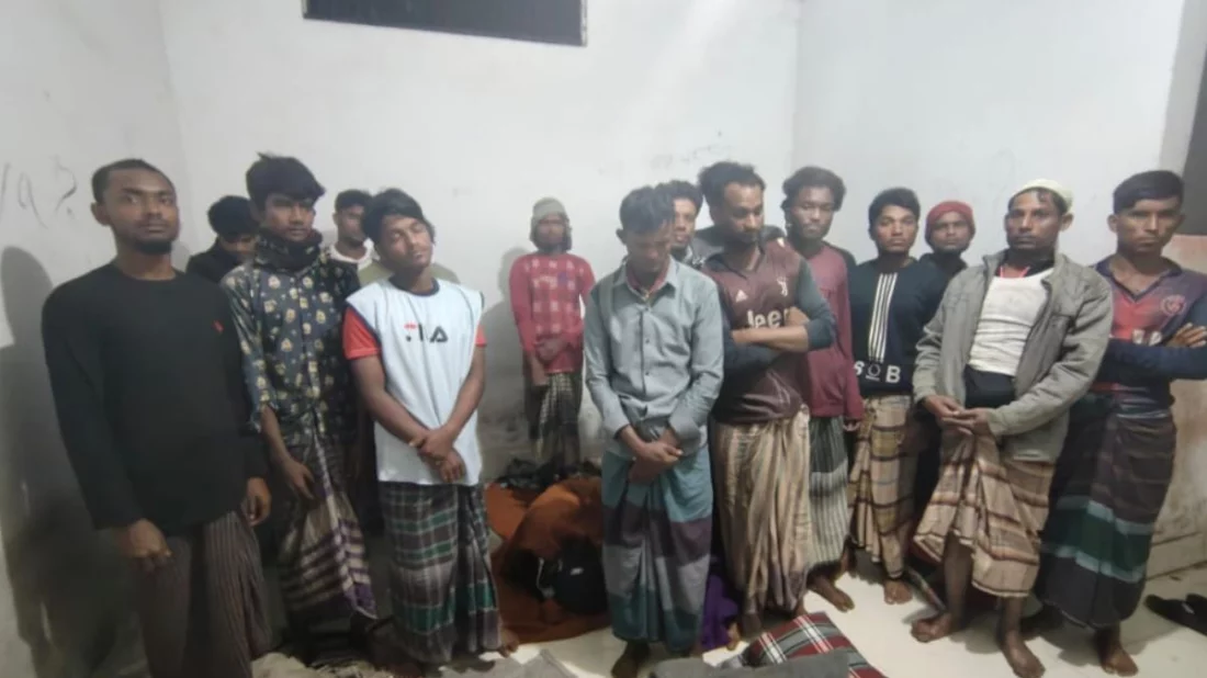 সাতকানিয়ায় ২২ রোহিঙ্গা আটক